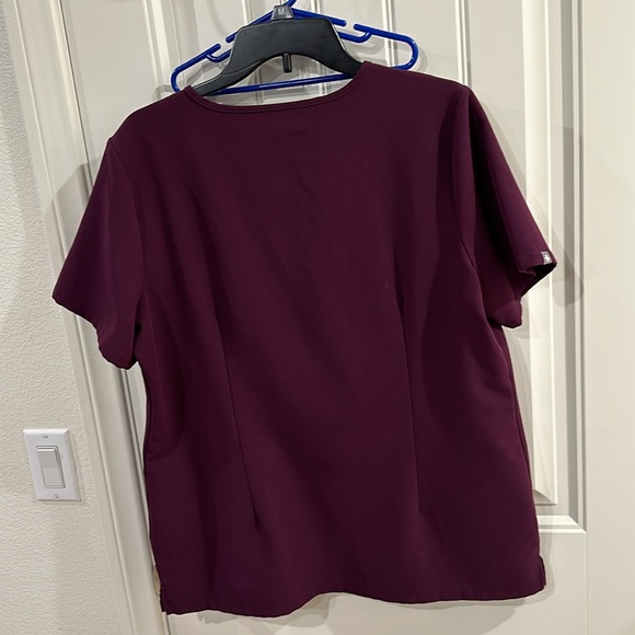 FIGS Casma scrub top size women’s LARGE - Picture 4 of 4